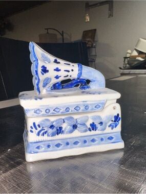 Blue and White Ceramic Decorative Music Box - Home Art